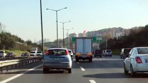 Makas atan kamyonet sürücüsü kamerada