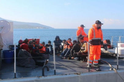 Kayalıkta mahsur kalan göçmenler kurtarıldı