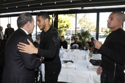 Galatasaraylı oyuncular moral yemeğinde bir araya geldi