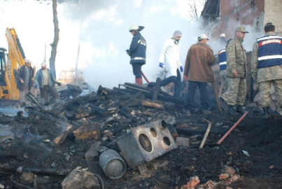 3 çocuğun cansız bedeni yanan evden çıkarıldı
