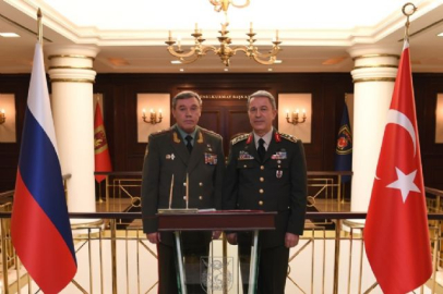 Hulusi Akar Rus mevkidaşı ile bir araya geldi