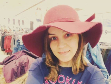 Vicdansız sürücü kadına çarpıp kaçtı