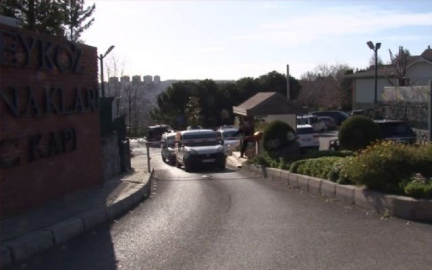 Mesut Yılmaz'ın Beykoz'daki evine ziyaretçi akını