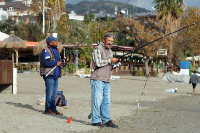 Turistlerin yerini amatör balıkçılar aldı
