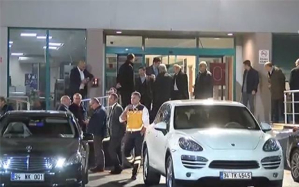 Mesut Yılmaz, oğlunun ölümü sonrası ABD'den döndü