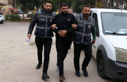 Abisi bıçakladı, o öldürmek isterken yakalandı