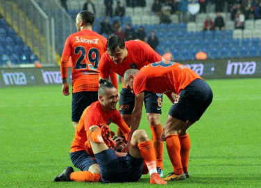 Başakşehir geç açıldı