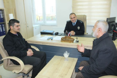 Suriyeli çöpte bulduğu altınları polise teslim etti