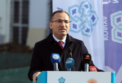 Bozdağ'dan Diyanet eleştirilerine sert tepki