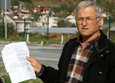 Hiç geçmediği köprü yüzünden tüm mal varlığına el kondu