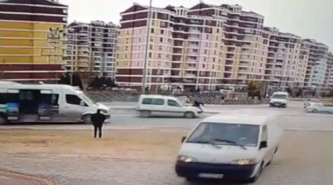 Bir anlık dikkatsizlik canına maloldu