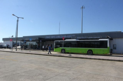 Bakan Özhaseki'nin uçağı Kocaeli'ye zorunlu iniş yaptı