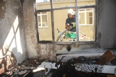 Çakmakla oynayan çocuk evi yaktı: 4 yaralı