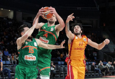 Galatasaray'a bir darbe de Banvit'ten