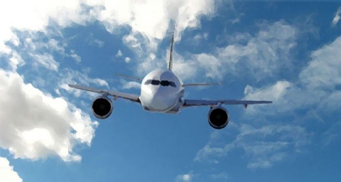 Uçağa biletsiz bindi, hosteslerin dikkatiyle yakalandı