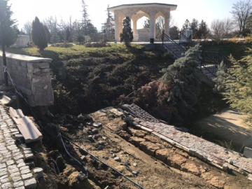 Yunus Emre Türbesi bu halde