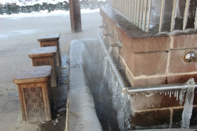 Erzurum dondu: Eksi 25 derece