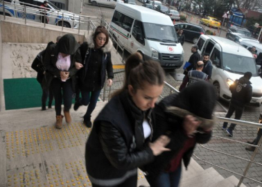 Binlerce lira dolandırdılar