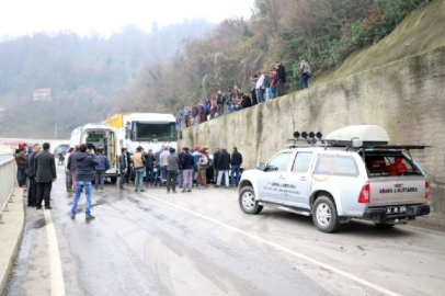 Otomobil uçuruma yuvarlandı, burunları bile kanamadı