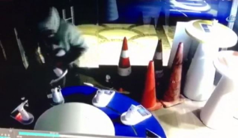 Binlerce liralık telefonları böyle çaldılar