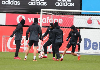 Beşiktaş ara vermeden kupa mesaisine başladı