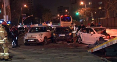 Kadıköy'de zincirleme trafik kazası: 6 yaralı