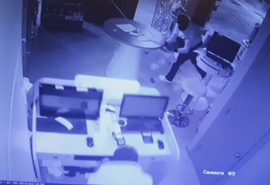 30 saniyede soygun kamerada