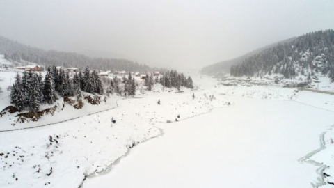 İki ilin sınırında bulunan gölet dondu
