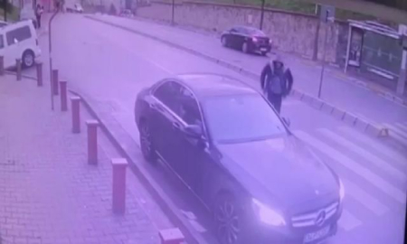 Ekmek almak için indi arabasından oldu