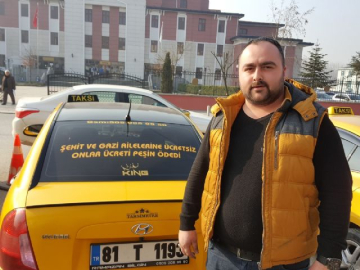 Düzceli taksiciden duygulandıran hareket