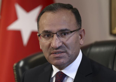 Bozdağ: YPG üniformalı ABD askeri de olsa hedeftir