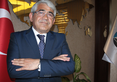 Kars'ın MHP'li Belediye Başkanı Murtaza Karaçanta istifa etti