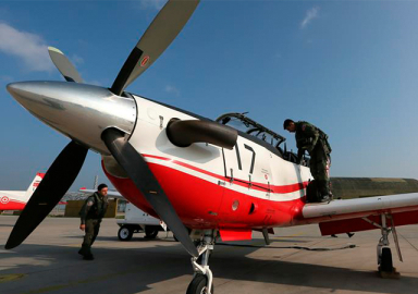 İzmir'de eğitim uçağı düştü: 2 pilot şehit