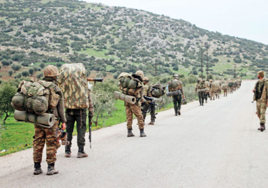 Afrin'de 3 köy daha teröristlerden temizlendi