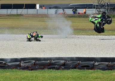 Kenan Sofuoğlu, 257 kilometre hızla kaza yaptı