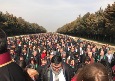 Türkiye Barolar Birliği Anıtkabir'e çıktı