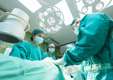 'Akciğer kanserinde ameliyat yapılabilir'