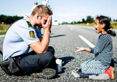 Danimarka, reklam için kullandığı mülteci kızı sınır dışı etti