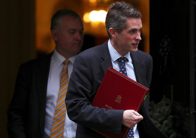 İngiltere Savunma Bakanı: Rusya çekip gitsin ve çenesini kapasın