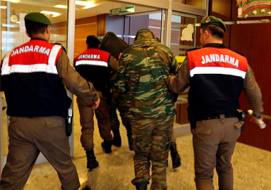 Sınırı geçtiği için tutuklanan 2 Yunan asker için karar