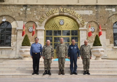 Hulusi Akar, İstanbul ve Çorlu'daki birlikleri ziyaret etti