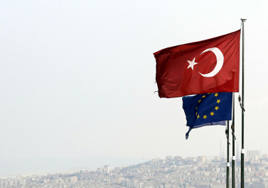 AB'den Türkiye açıklaması: Türkiye ters yönde 'büyük adımlar' atıyor