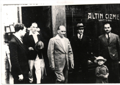 Atatürk'ün hiç görülmemiş fotoğraflarıyla 23 Nisan Çocuk Bayramı