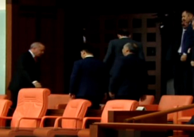 Cumhurbaşkanı Erdoğan Meclis'i terketti! Yaşananlar rezalet...