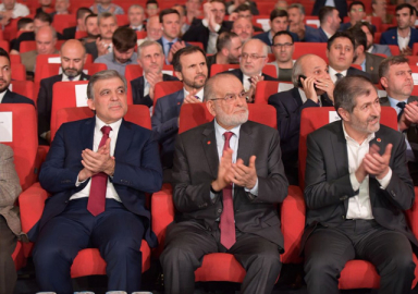 Abdullah Gül ile Karamollaoğlu ödül töreninde