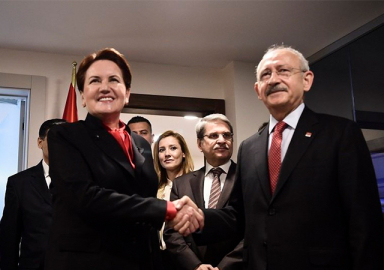 Akşener CHP'de açıkladı: Adaylığım sürüyor