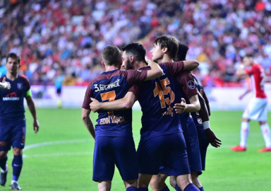 Başakşehir Antalya'yı rahat geçti