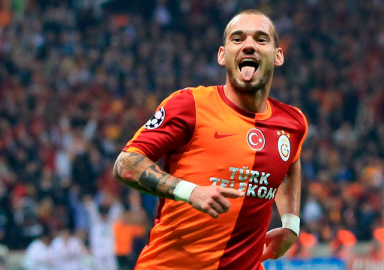 Sneijder, Galatasaray'a mesaj gönderdi: Boş sözleşmeyi bile imzalarım