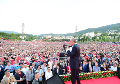 İnce'den Erdoğan'ı alkışlayan Korgeneral Temel'e sert tepki: Apoletlerini sökeceğim