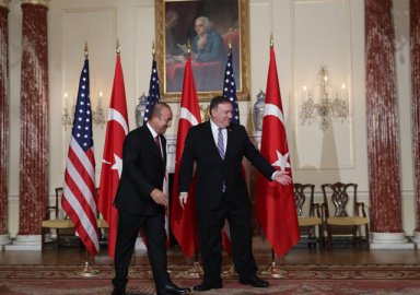 Çavuşoğlu: Pompeo ile Menbiç'in yol haritası ve Suriye'yi görüştük